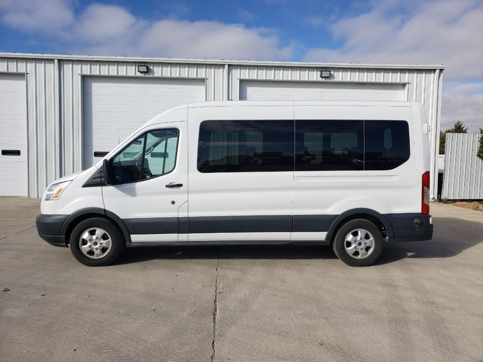 2018 White /Gray Ford Transit 350 Wagon Med. Roof XL w/Sliding Pass. 148-in. WB (1FBAX2CG8JK) with an 3.5L V6 DOHC 24V engine, 6A transmission, 0.000000, 0.000000 - Photo #2