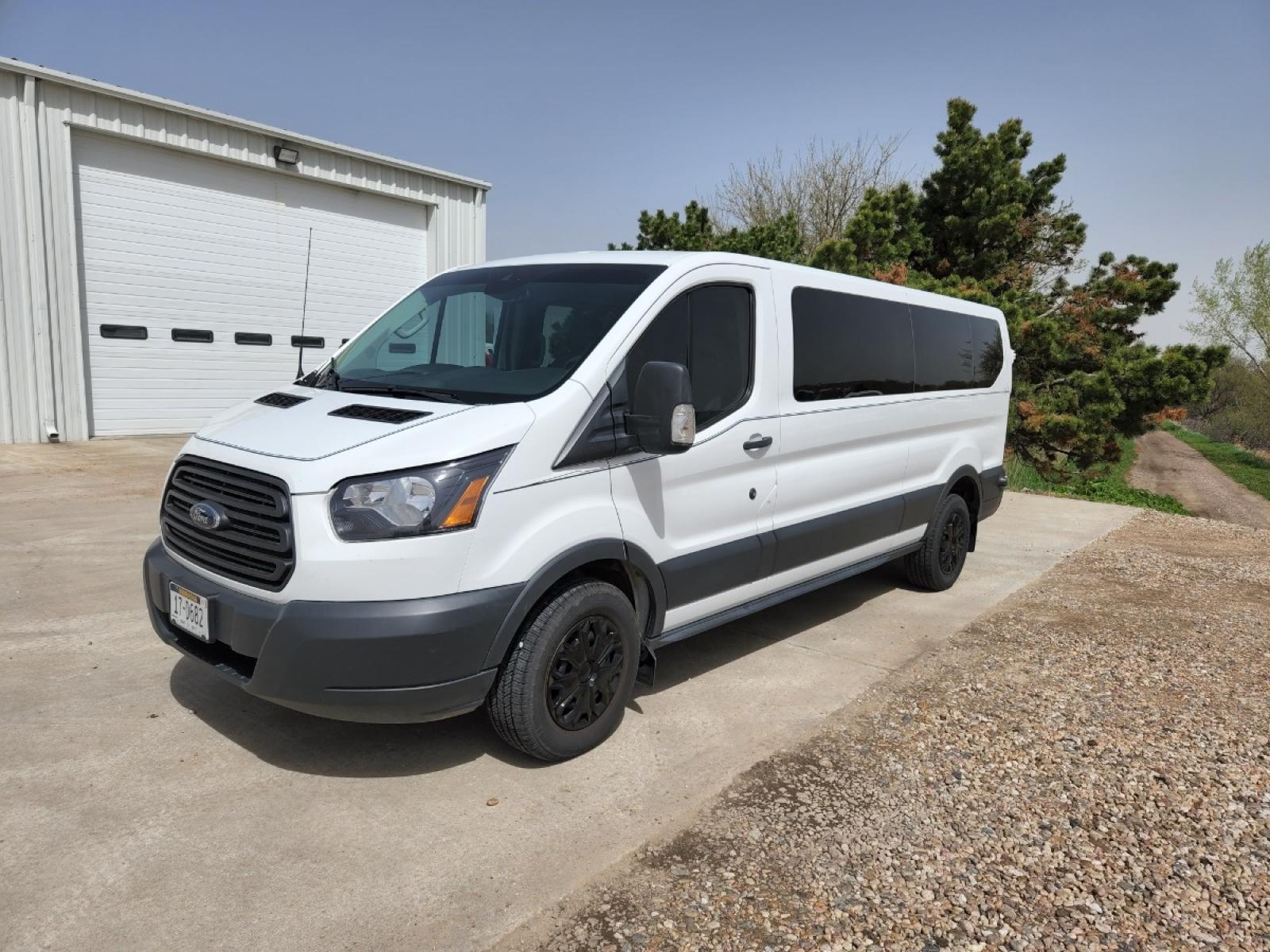 2018 White /Gray Ford Transit 350 Wagon Low Roof XLT w/Sliding Pass. 148-in. WB (1FBZX2YG8JK) with an 3.5L V6 DOHC 24V engine, 6A transmission, 0.000000, 0.000000 - Photo #0