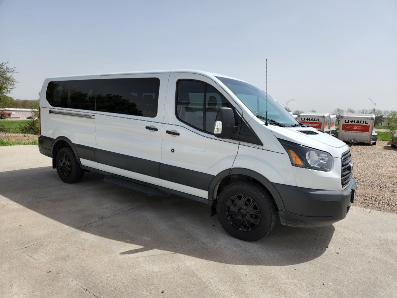 2018 White /Gray Ford Transit 350 Wagon Low Roof XLT w/Sliding Pass. 148-in. WB (1FBZX2YG8JK) with an 3.5L V6 DOHC 24V engine, 6A transmission, located at 1032 South Lincoln Avenue Ste B, York, NE, 68467, (402) 362-5933, 0.000000, 0.000000 - Photo #2